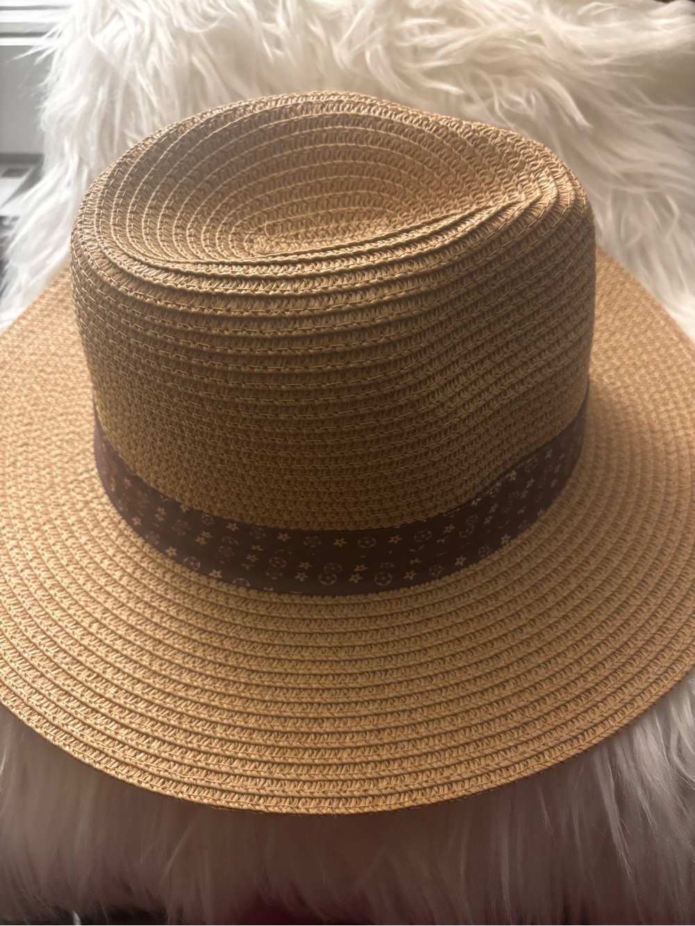 Men's Tan Straw Fedora with Patterned Brown Band